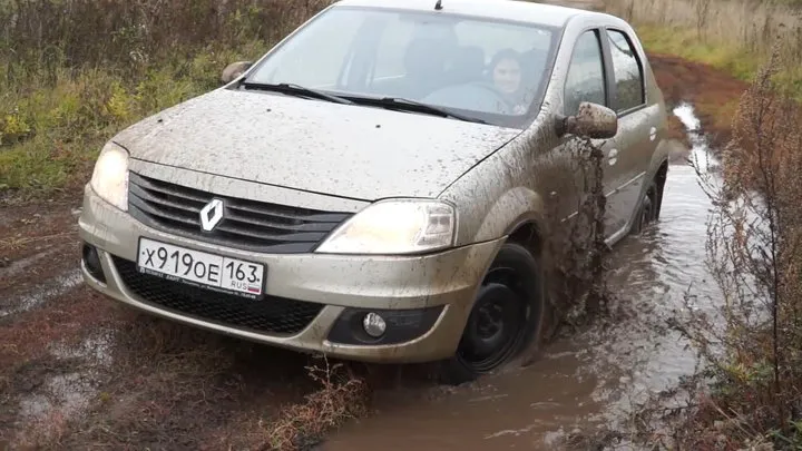 11 RUSSIAN GIRL STUCK IN MUD