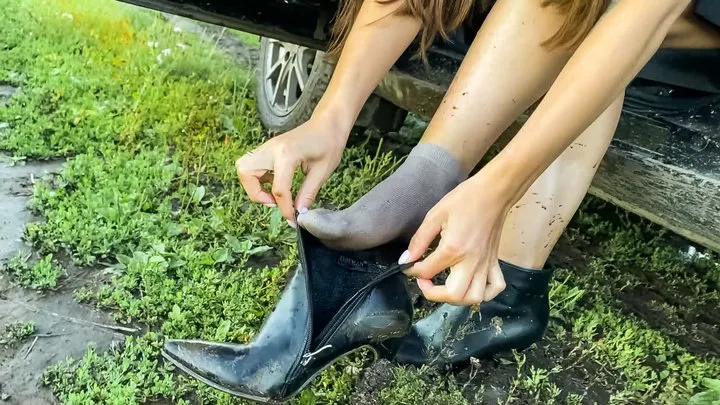 HIGH HEELS MUD Wet ankle boots with high heels