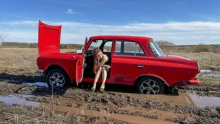 CAR STUCK Ellie got stuck in the mud wearing heels and barefoot