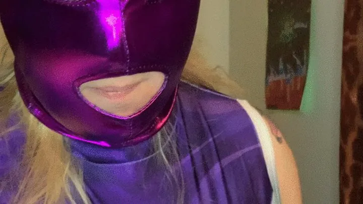 Masked stepmom devours her dates