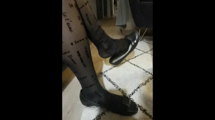 nylon foot sniffing while on the phone