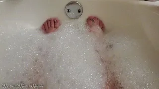 Bubble Bath Bare Toes