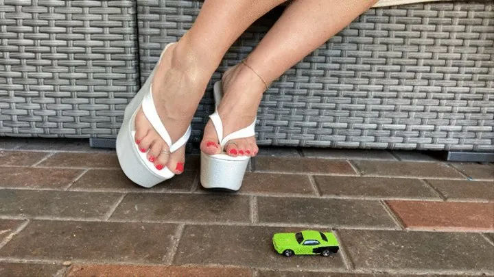 Sexywifesfeet19 crushes green toy car