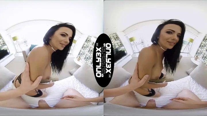 VR - - Shalina Devine offers her pussy and butt for luxury