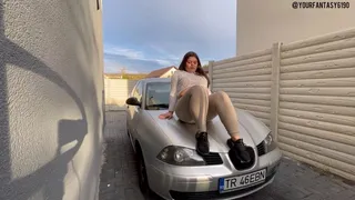 Super loud farts on car in very tight leggings