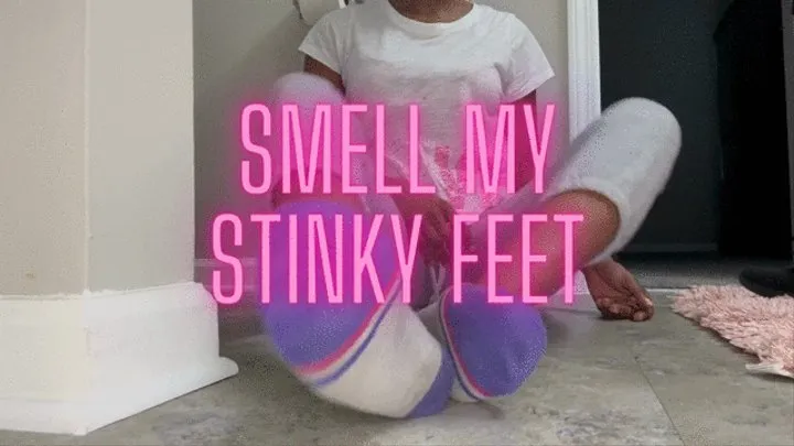 SMELL MY STINKY FEET