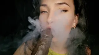 Blowjob seduction and cork smoking : Miss Sara