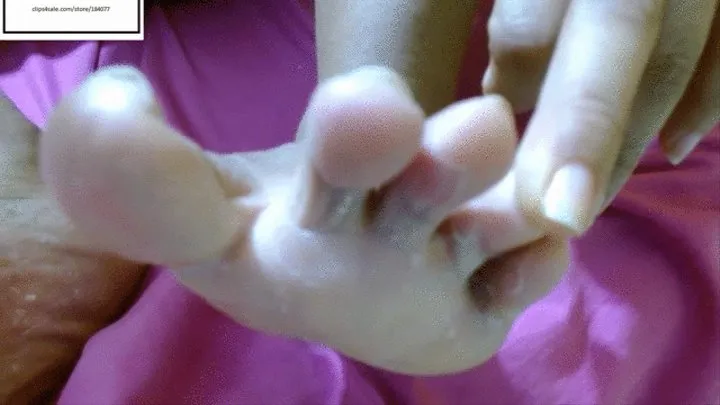 Brig Sexi Hot Takes Close Up Feet and Soles