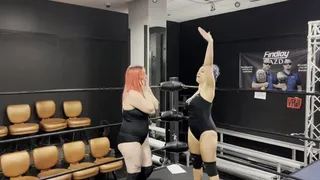6 foot giantesses take on 2 tiny wrestlers