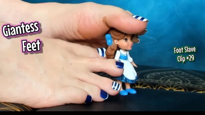 #29 Brianna Kelly Giantess Feet (no sound)