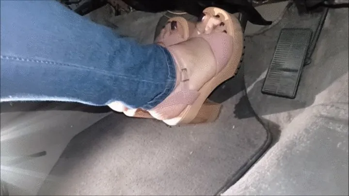 Hard driving wooden high heels