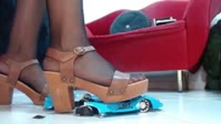 crushing crush a lamborghini rc toycar with my hard sandals soda chiva and nylons feet very hard