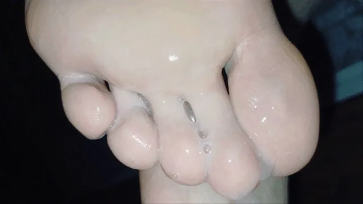 Eugenia - Eating cum off her oiled soles (foot worship, footjob, cum on feet, cum eating) [ ]