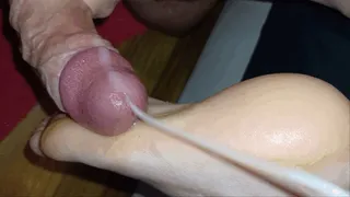 Alice - Worshipping and cumming on her dusty soles [foot worship, footjob, cum eating]