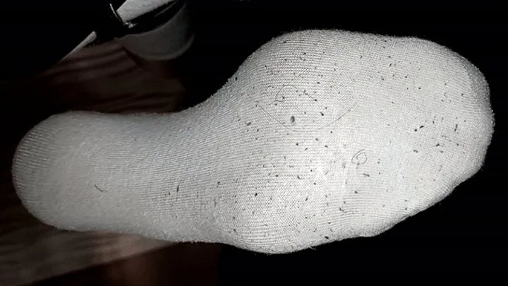 Sarah - Worshipping her dirty school socks and cumming on her soles [socks, foot worship, footjob, cum eating]