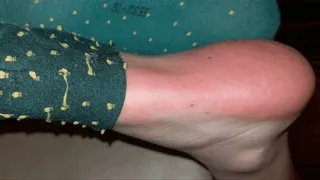 Lauren - Taking off her sweaty socks and covering her lint-covered soles with cum [socks, dirty feet, foot worship, footjob]