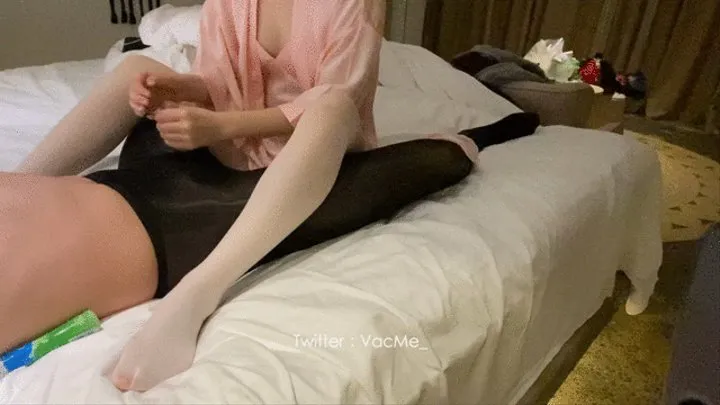 [VacMe] Couple both in Pantyhose handjob edging massage