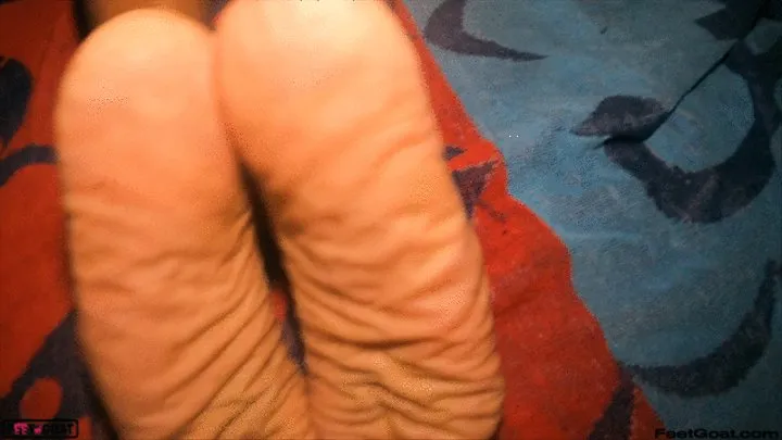 50 year old woman CinnnSole meets me at a public park so I can cum on her mature, soft wrinkled soles as she talks dirty to me to cum on her size 6 feet!