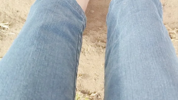 Playing in the sand with my long toes EUR41 feet