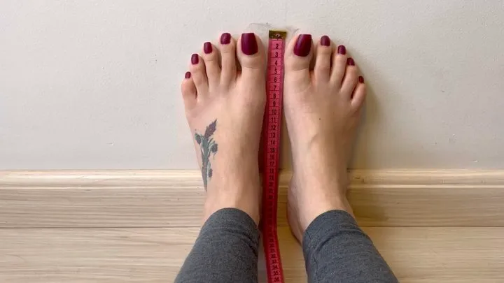 Measuring my beautiful big feet (MP4- )