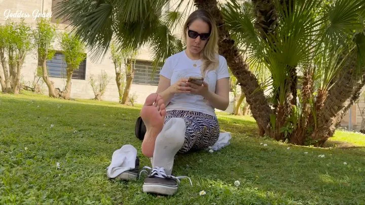 Taking off my sneakers in the park after an afternoon of walking - Goddess Grazi (MP4- )