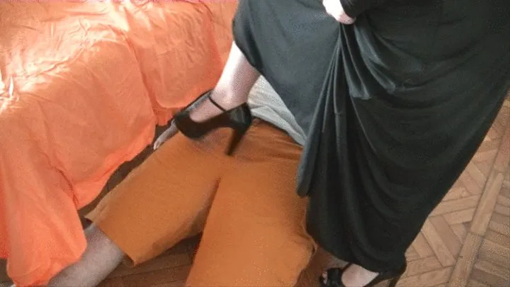 Ball stomping in total black (part 1 of 5)