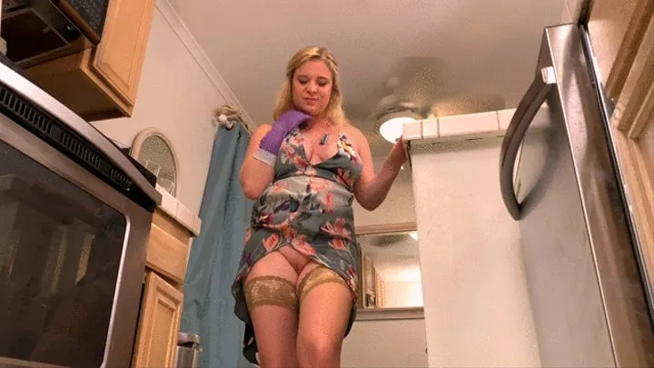 Stepmom is horny and stuck in the dishwasher