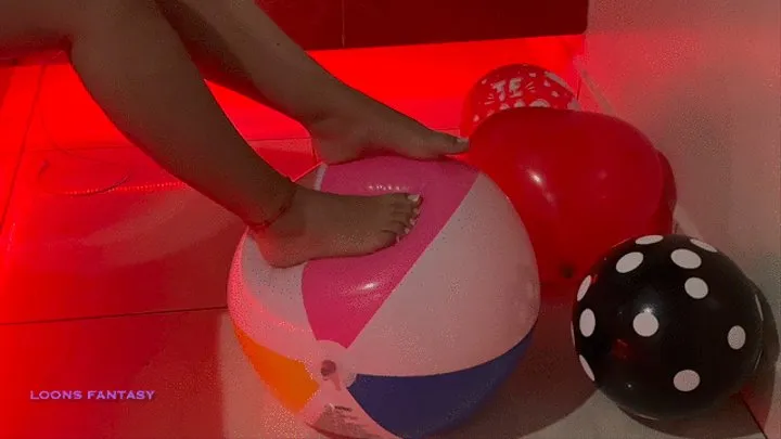 Sofi foot pops beach ball