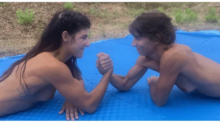 Part 1 Bianca Blance vs Kiniku in a nude arm wrestling