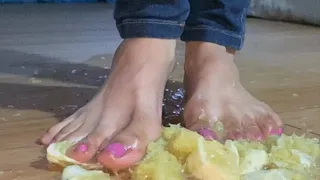 Fruit squashing w my feet