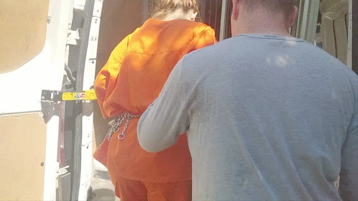 Inmate Monique escapes from jail transfering