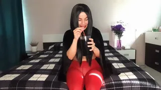 Lea Coco farting in pantyhose