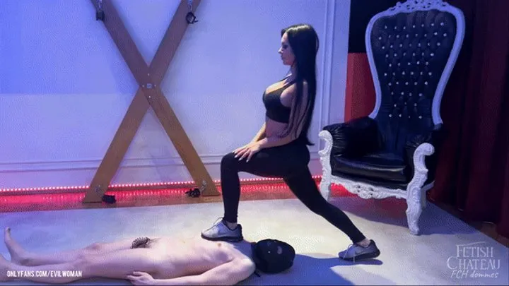 Femdom gym training with Evilwoman and her pathetic slave