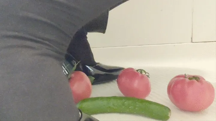 crossdresser food crush fetish tomato Cucumber Vegetable japanese asian femboy ejaculation masturbation