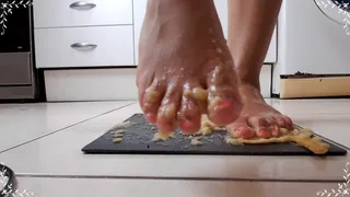 Banana's foot smashing