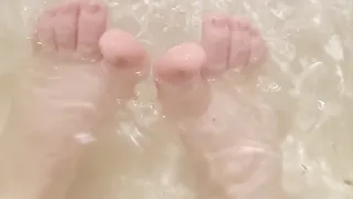 Toes in the Tub