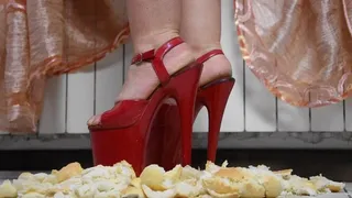 I crush little bread with my lap dance heels (visual 1)