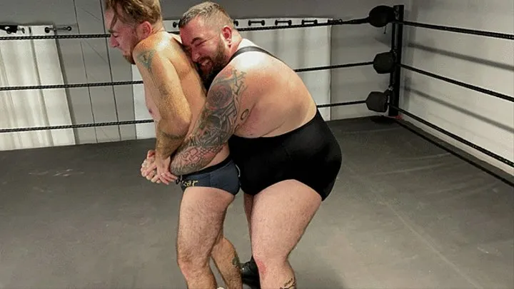 SMFC-33 Kyle vs Lukas Chubs male domination wrestling bearhug