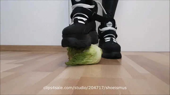 Lettuce crushing with Buffalo boots