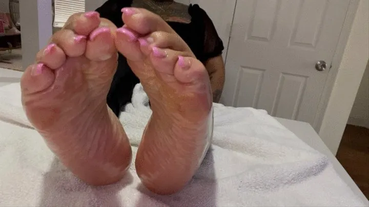 Let me help you jack off to my oily slippery soles