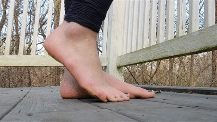 Barefoot babe