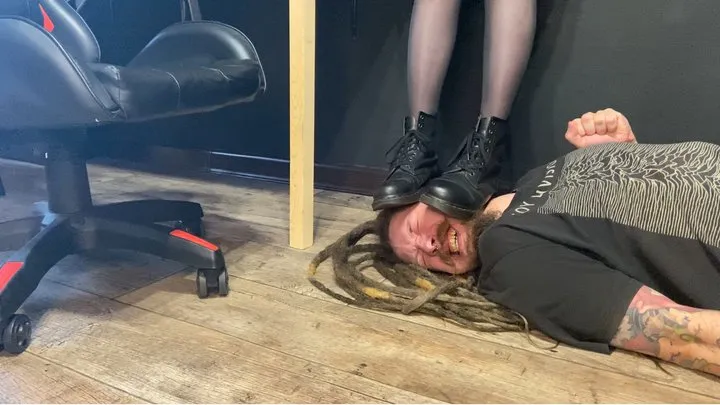 Slave's licking boots, while I'm humiliating him for such a cuckold he is, facestanding in the end