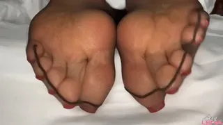 Foot Tease and Cum on Goddesses Nylon Soles in Bed with Morning Glory!