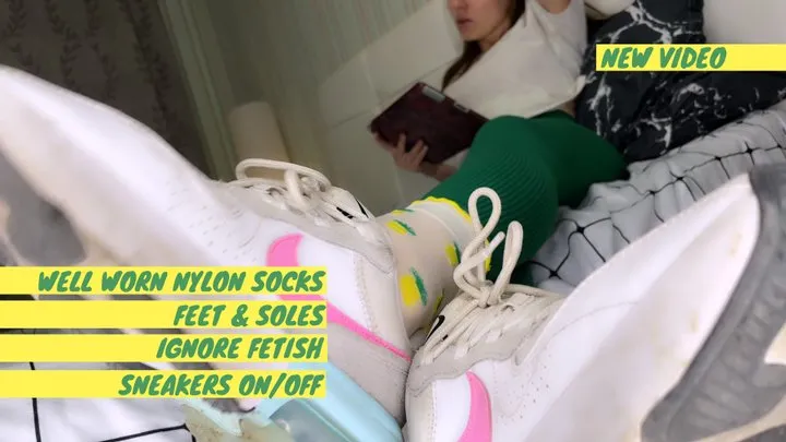 Cute nylon socks feet ignore