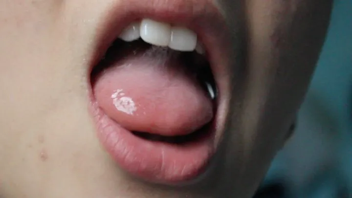 Aurora's Sexy Wet Tongue 2