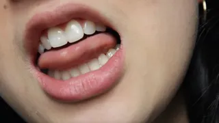 Aurora's Quick Teeth Tease