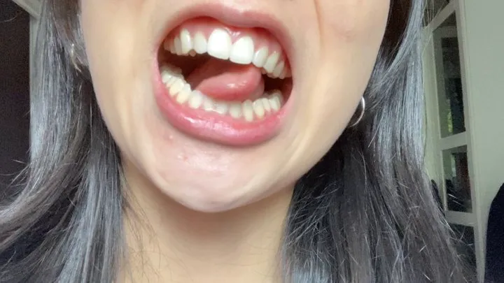Aurora's Delicious Teeth