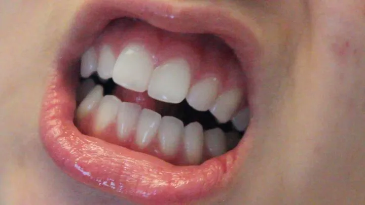 Aurora's Luscious Teeth