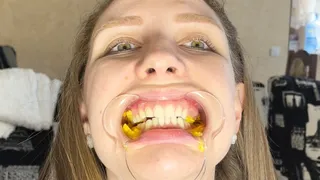 Challenge : stretching for mouth and lips