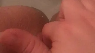 Rubbing my Pussy and Cumming In The Bath